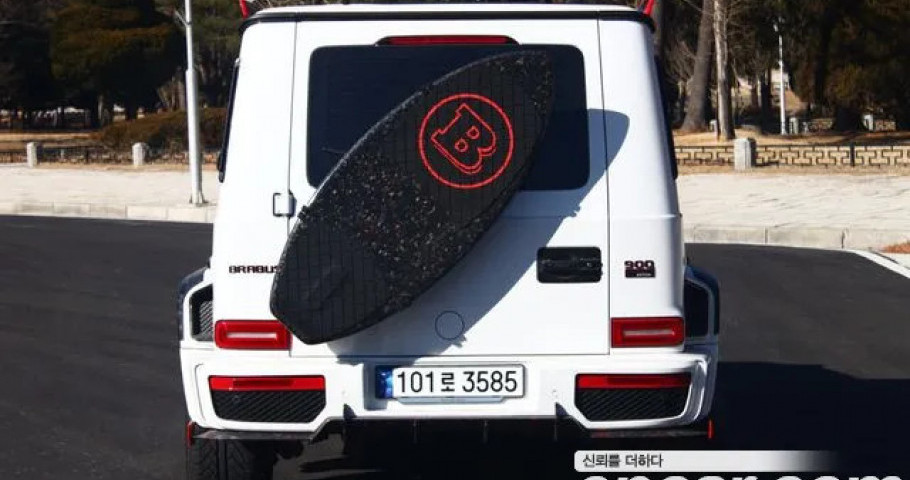 Mercedes-Benz G-Class 