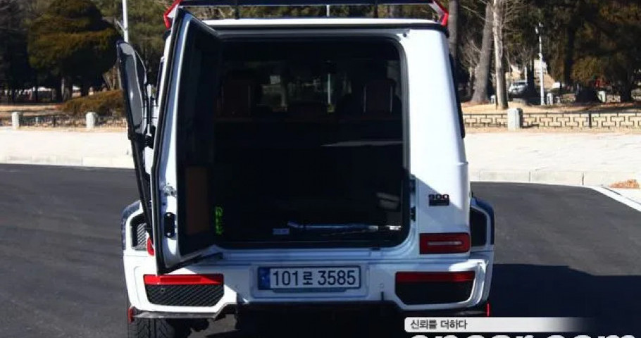 Mercedes-Benz G-Class 