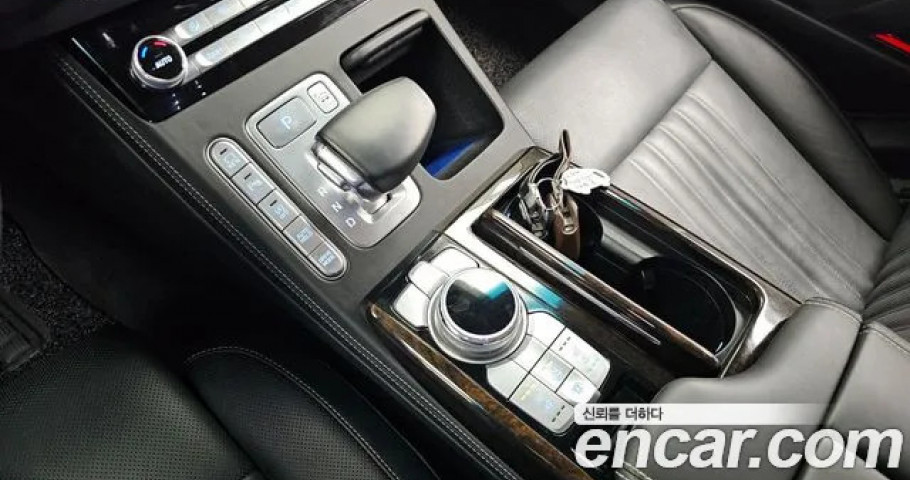 Genesis G90 