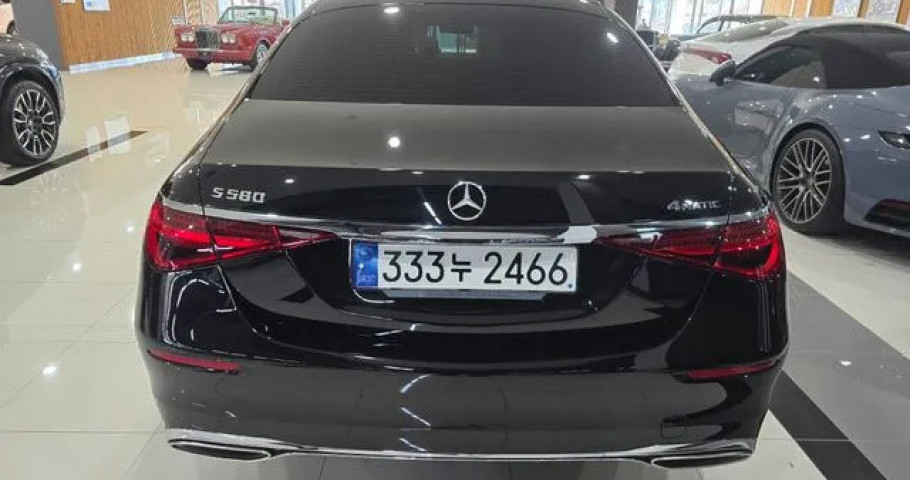 Mercedes-Benz S-Class 