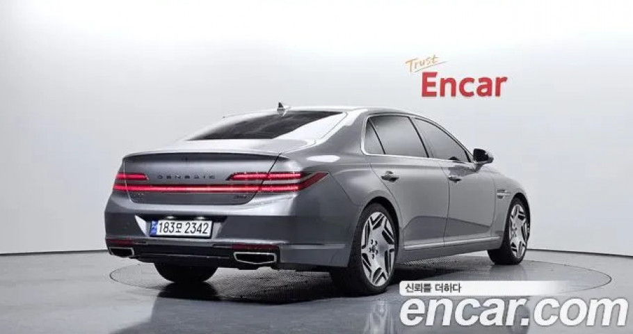Genesis G90 