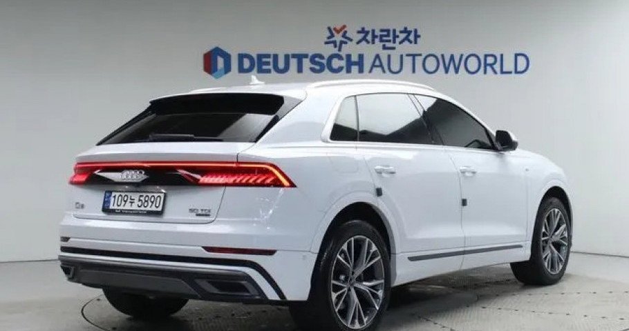 Audi Q8 