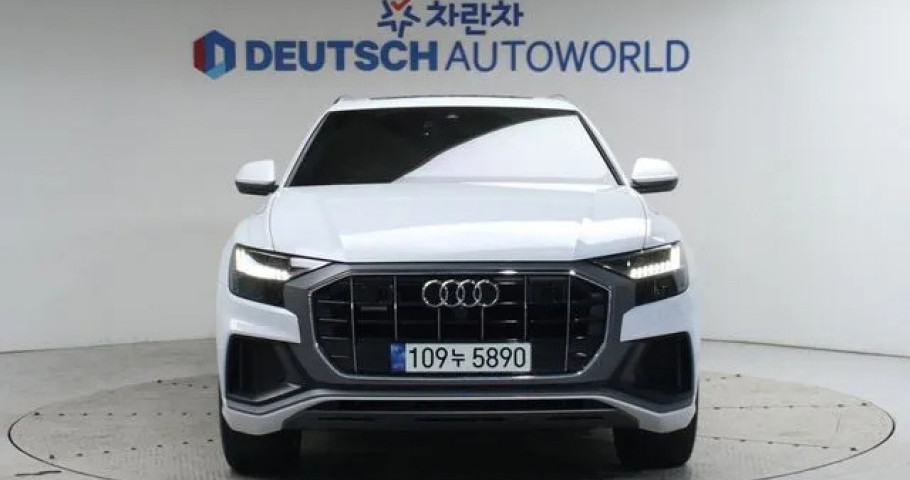 Audi Q8 