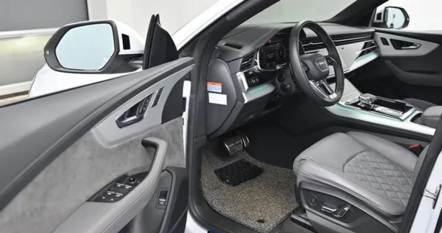 Audi Q8 