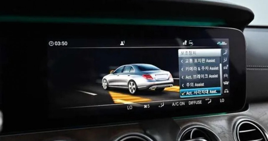 Mercedes-Benz E-Class 