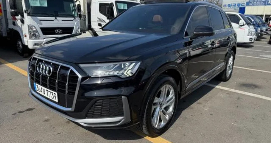 Audi Q7 