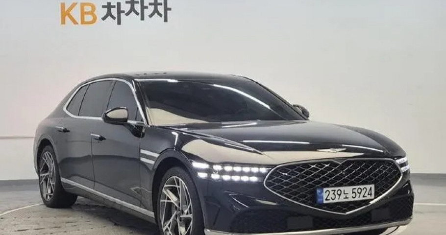 Genesis G90 