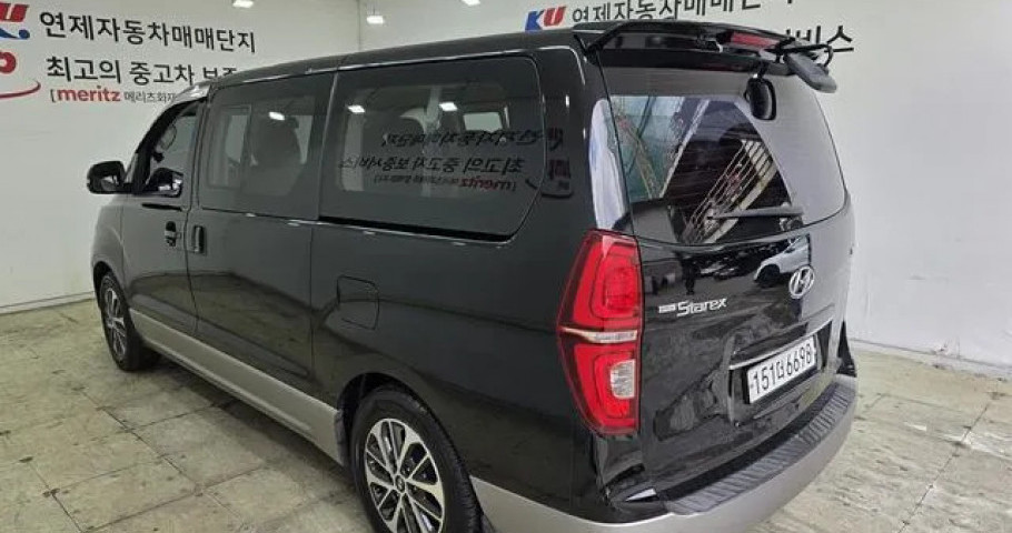 Hyundai Starex 