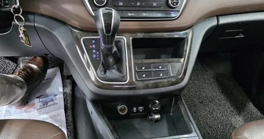 Hyundai Starex 