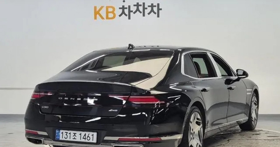 Genesis G90 