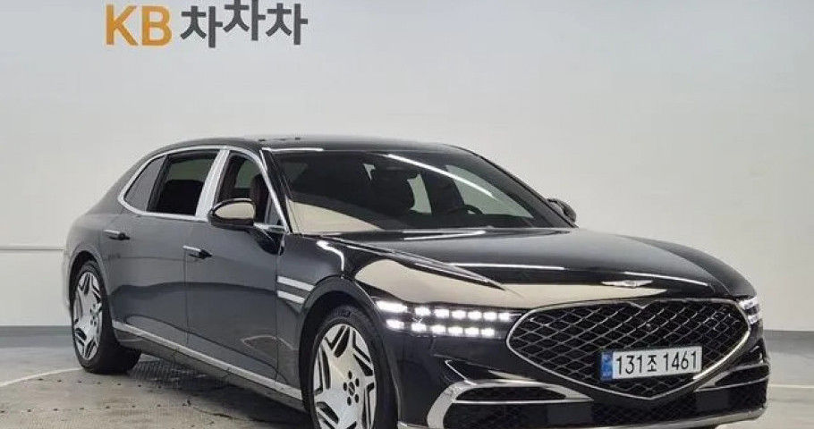 Genesis G90 
