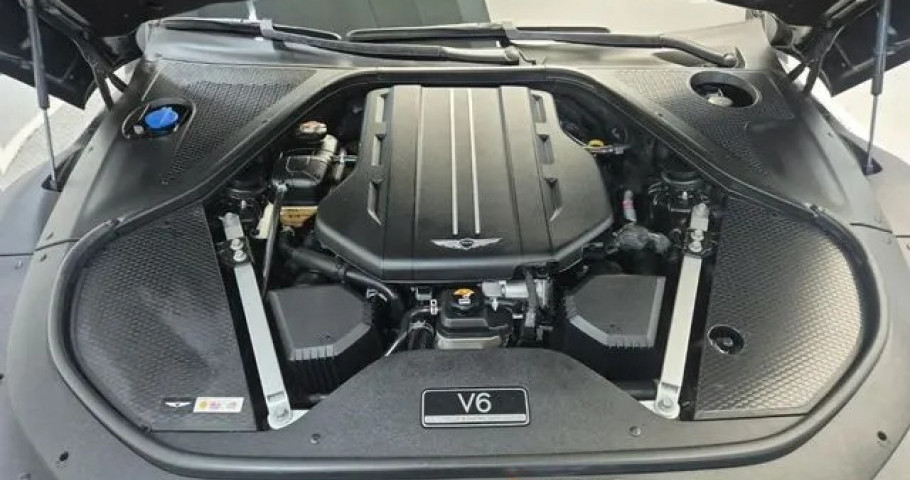 Genesis G90 