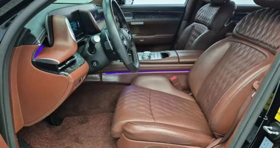 Genesis G90 