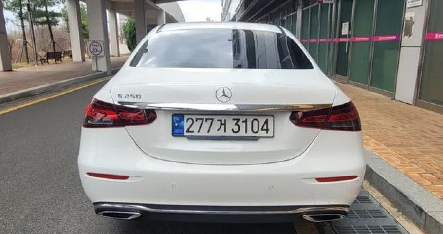 Mercedes-Benz E-Class 
