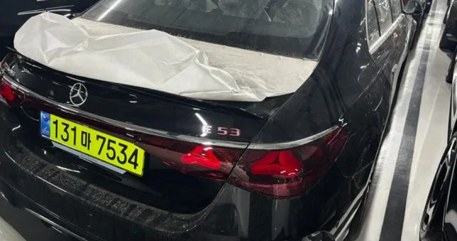 Mercedes-Benz E-Class 