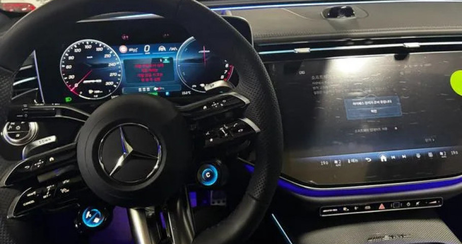 Mercedes-Benz E-Class 