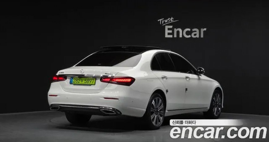 Mercedes-Benz E-Class 