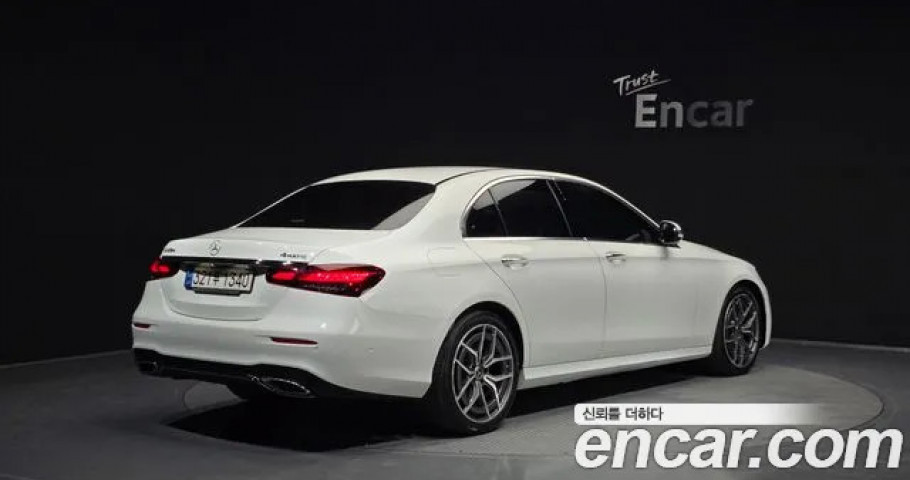 Mercedes-Benz E-Class 
