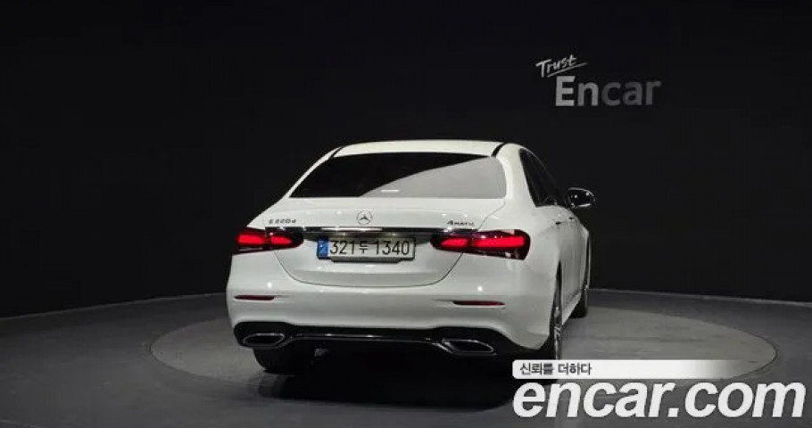 Mercedes-Benz E-Class 