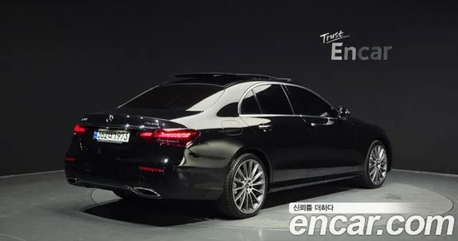 Mercedes-Benz E-Class 