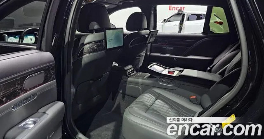Genesis G90 