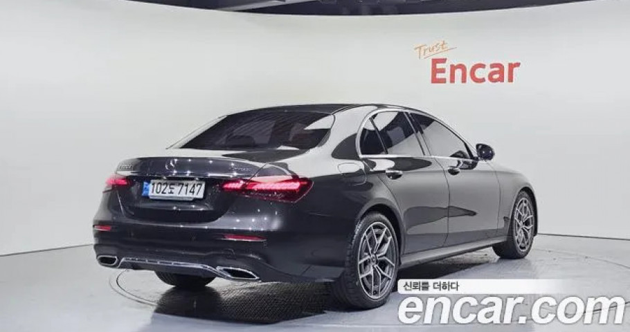 Mercedes-Benz E-Class 