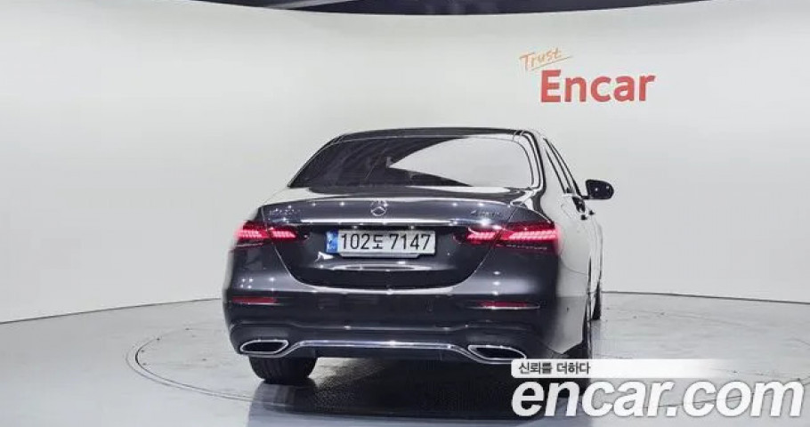 Mercedes-Benz E-Class 