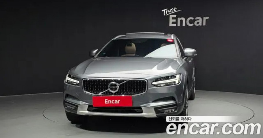 Volvo V90 