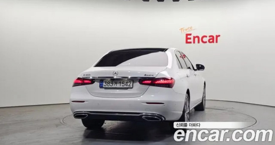 Mercedes-Benz E-Class 