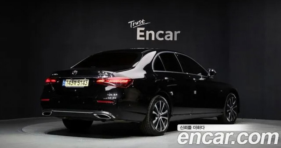 Mercedes-Benz E-Class 
