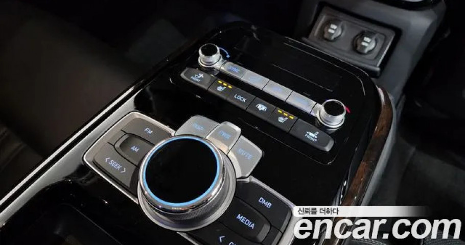 Genesis G90 