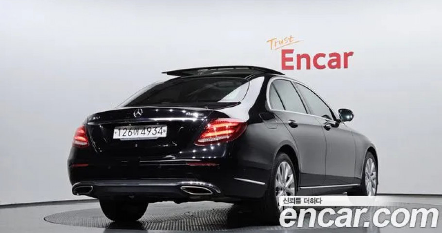 Mercedes-Benz E-Class 