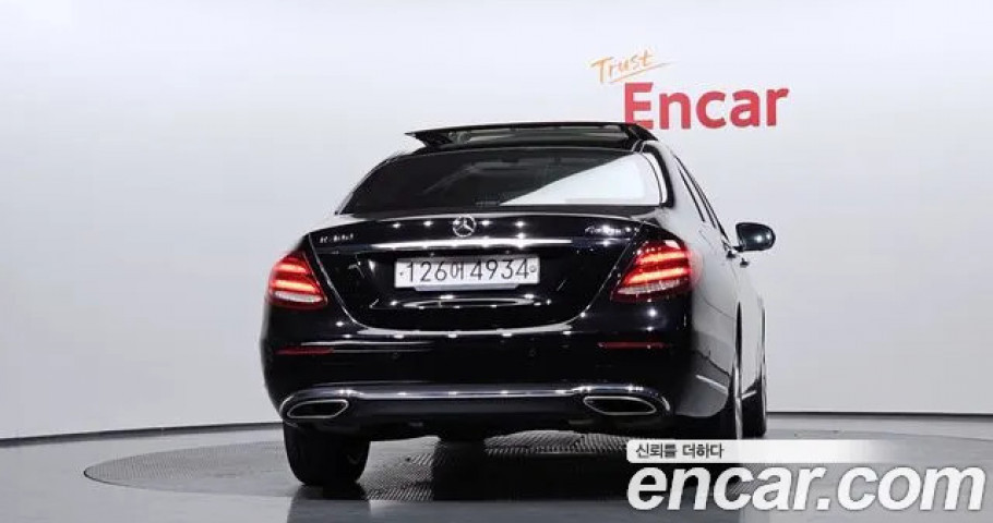 Mercedes-Benz E-Class 