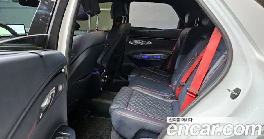 Genesis Gv70 