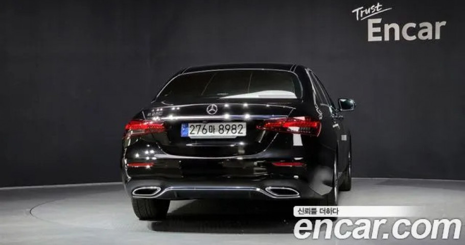 Mercedes-Benz E-Class 