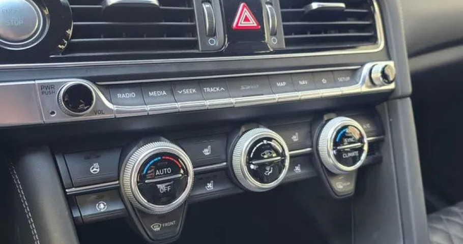 Genesis G70 