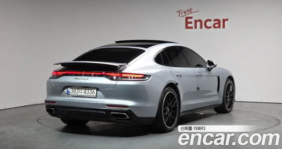 Porsche Panamera 