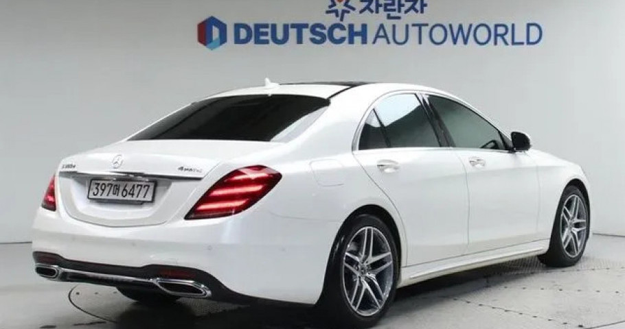 Mercedes-Benz S-Class 