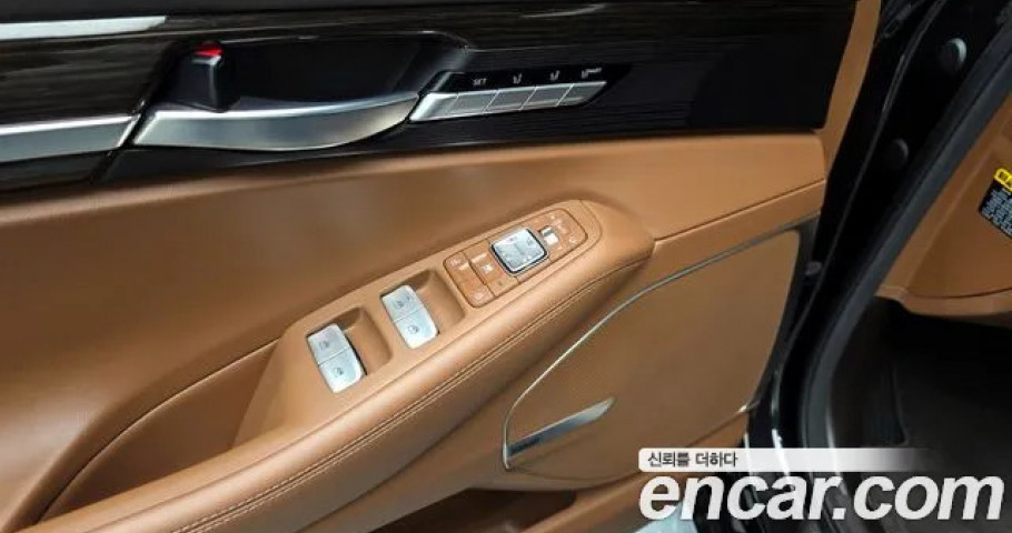 Genesis G90 