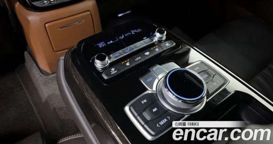 Genesis G90 