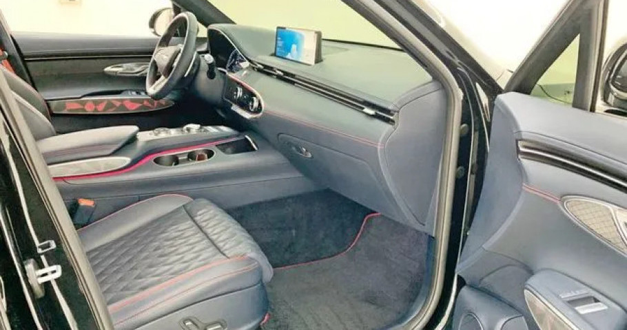 Genesis Gv70 