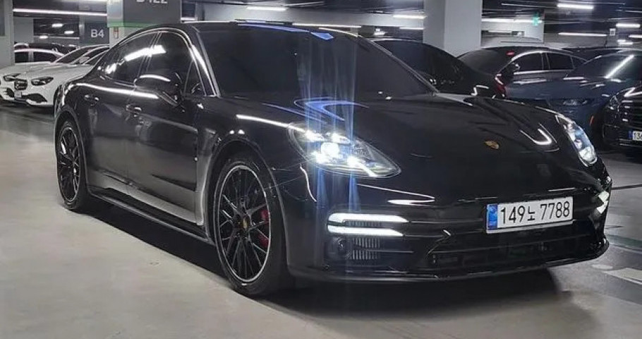 Porsche Panamera 