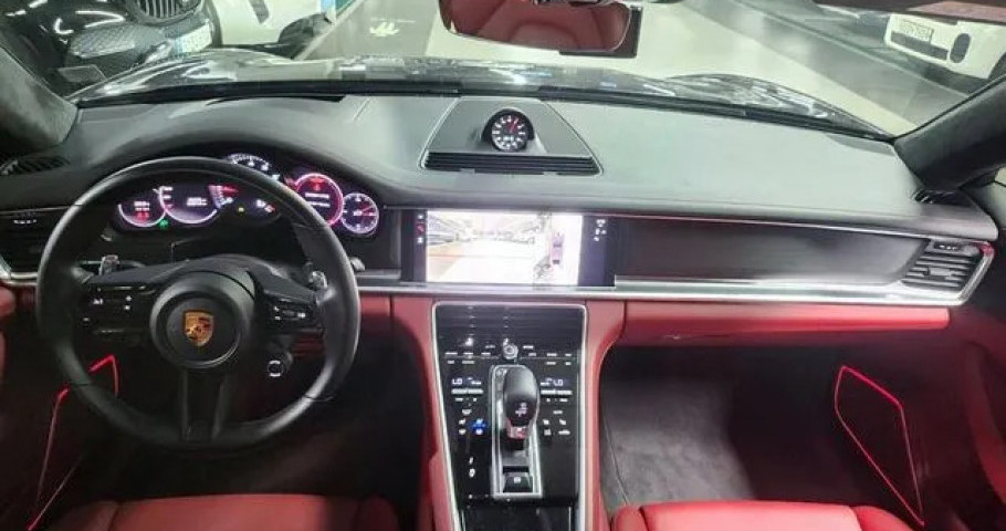 Porsche Panamera 