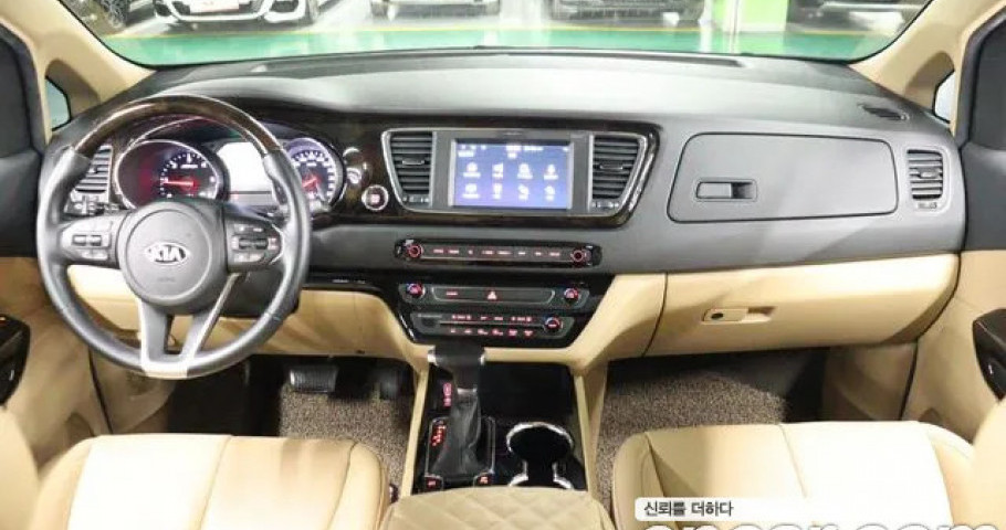 Kia Carnival 