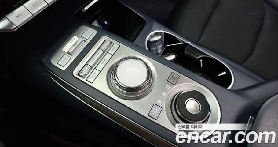 Genesis Gv70 