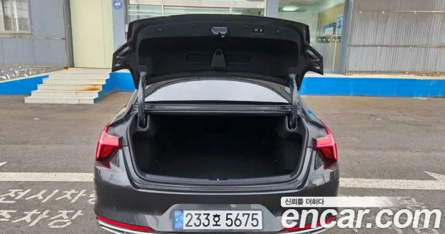 Kia K8 