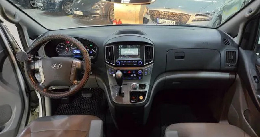 Hyundai Starex 