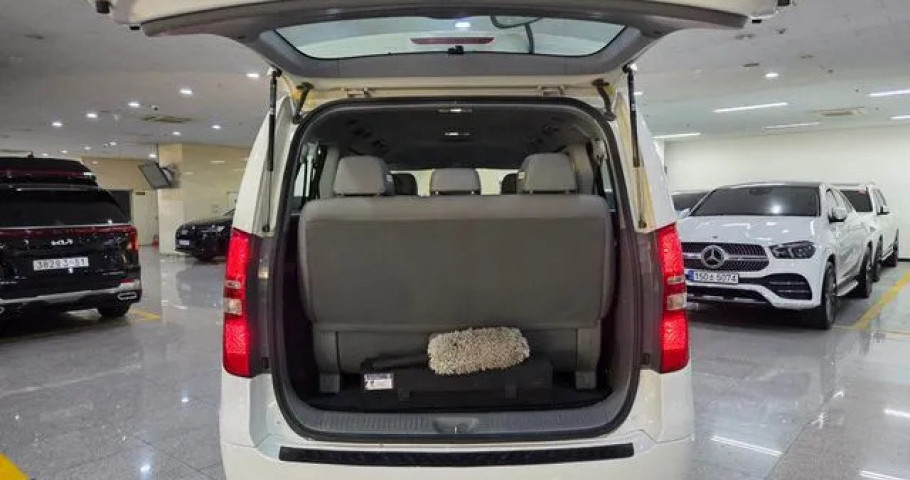 Hyundai Starex 