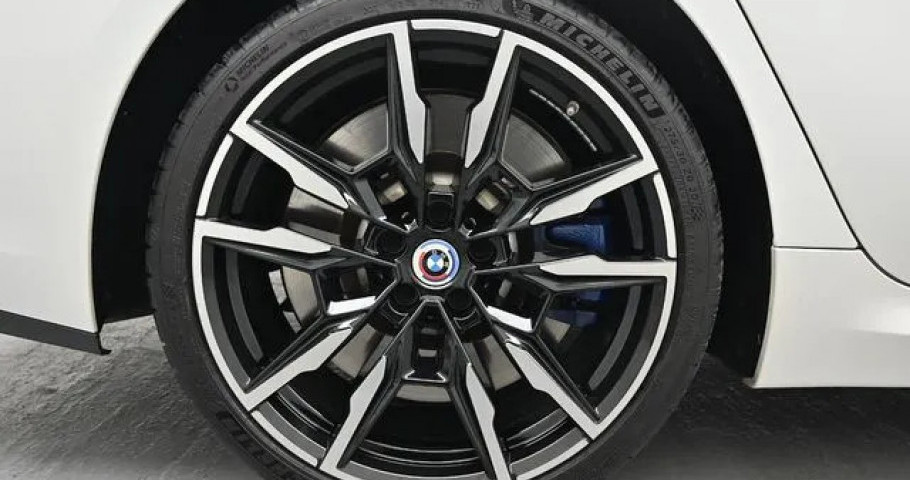 Bmw 8-Series 
