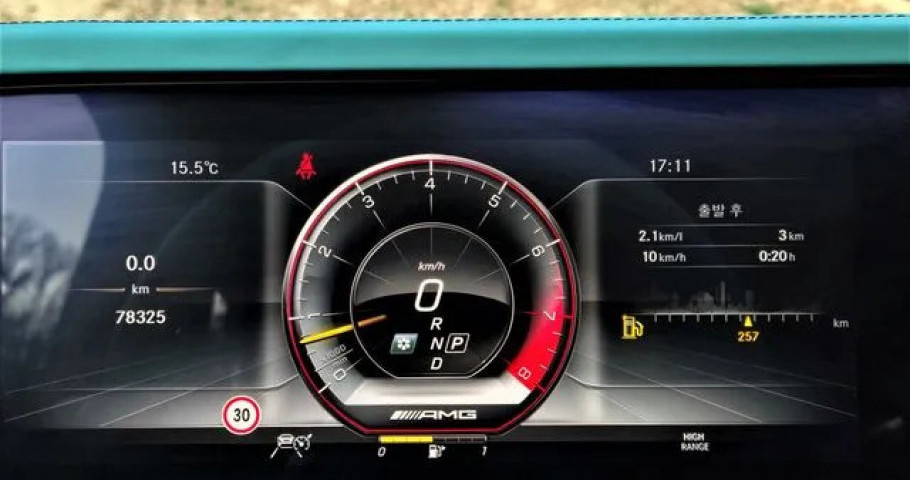 Mercedes-Benz G-Class 